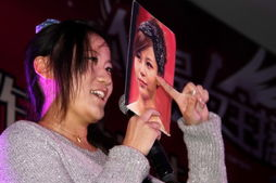 女主播现场挤奶水